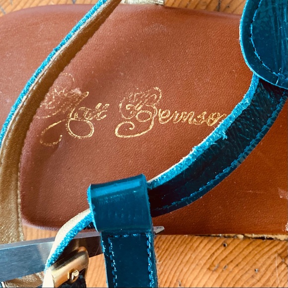 Matt Bernson Tiered Fringe T-strap sSandals 9 - Picture 6 of 9